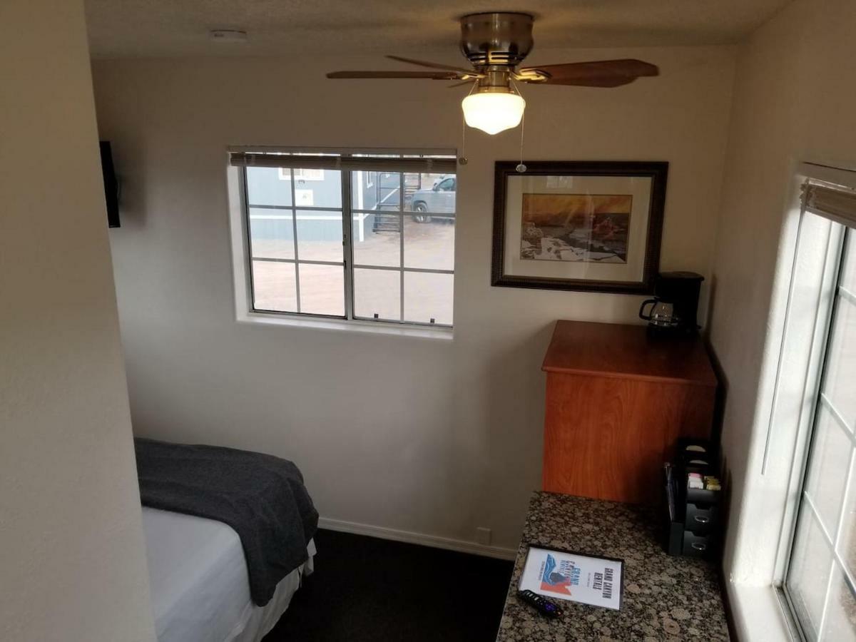 הוילה ואלה 072A Affordable Getaway Near South Rim Sleeps 4- No Kitchenette מראה חיצוני תמונה